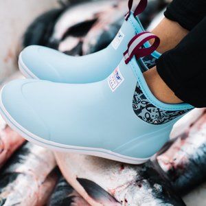Mermaid Life 6" Deck Boot